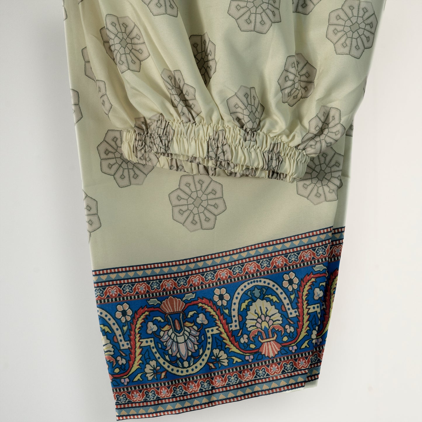 Elegant Vintage Motif Three Piece Set | CD-WD24