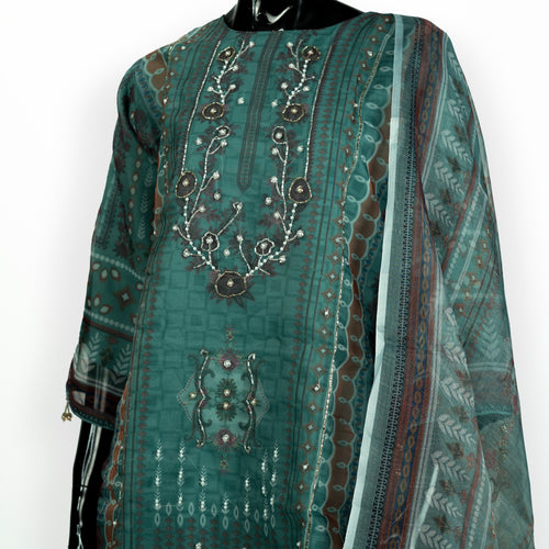 Classic Embroidered Three Piece Set with Stylish Dupatta | CD-WD3