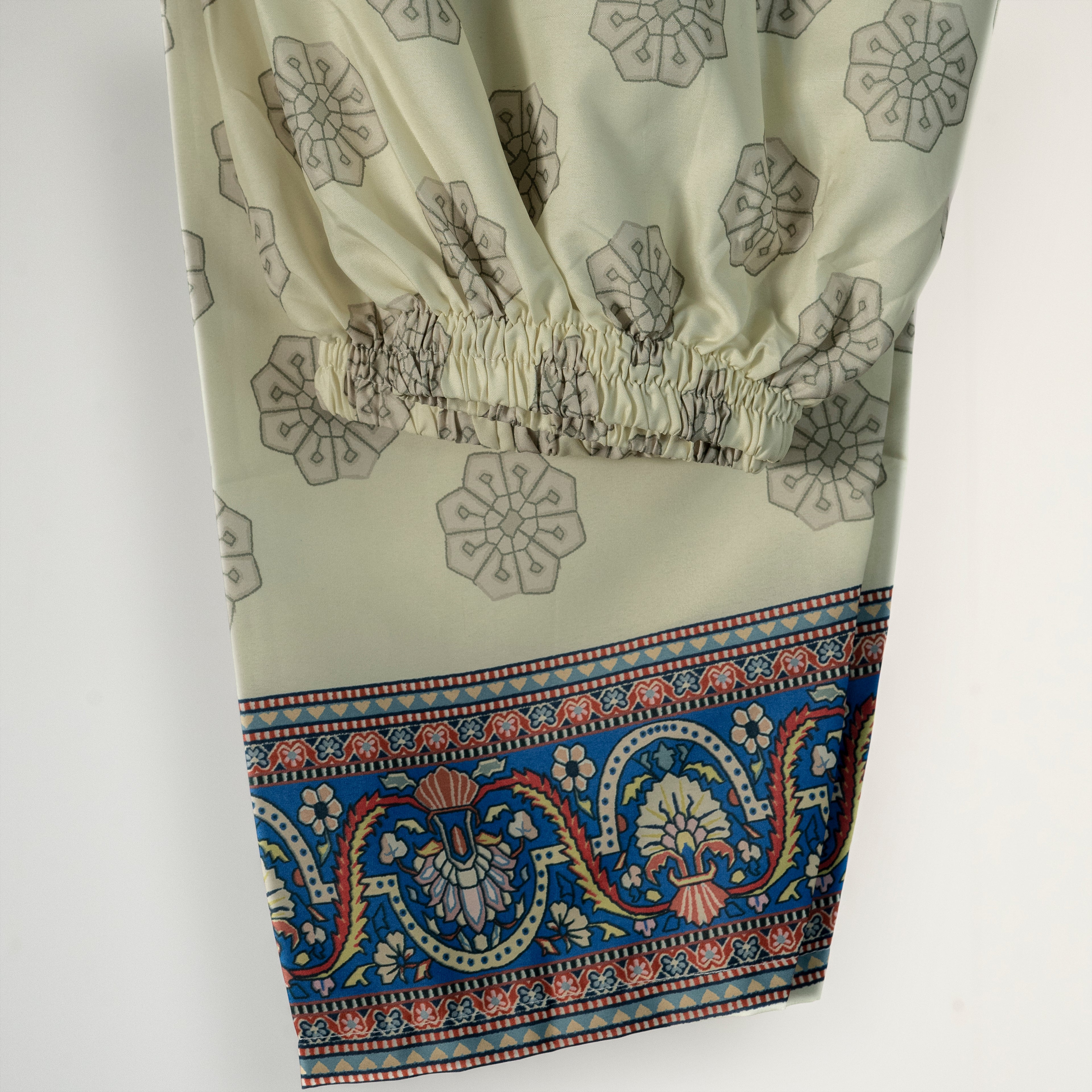 Elegant Vintage Motif Three Piece Set | CD-WD24